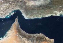 اصطدام ناقلة النفط العملاقة الثانية بلغم بحري في مضيق هرمز