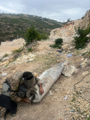 الجيش: تفكيك قنبلتَي طيران غير منفجرتَين من مخلفات العدوان الإسرائيلي في بلدتَي كفرا وتولين