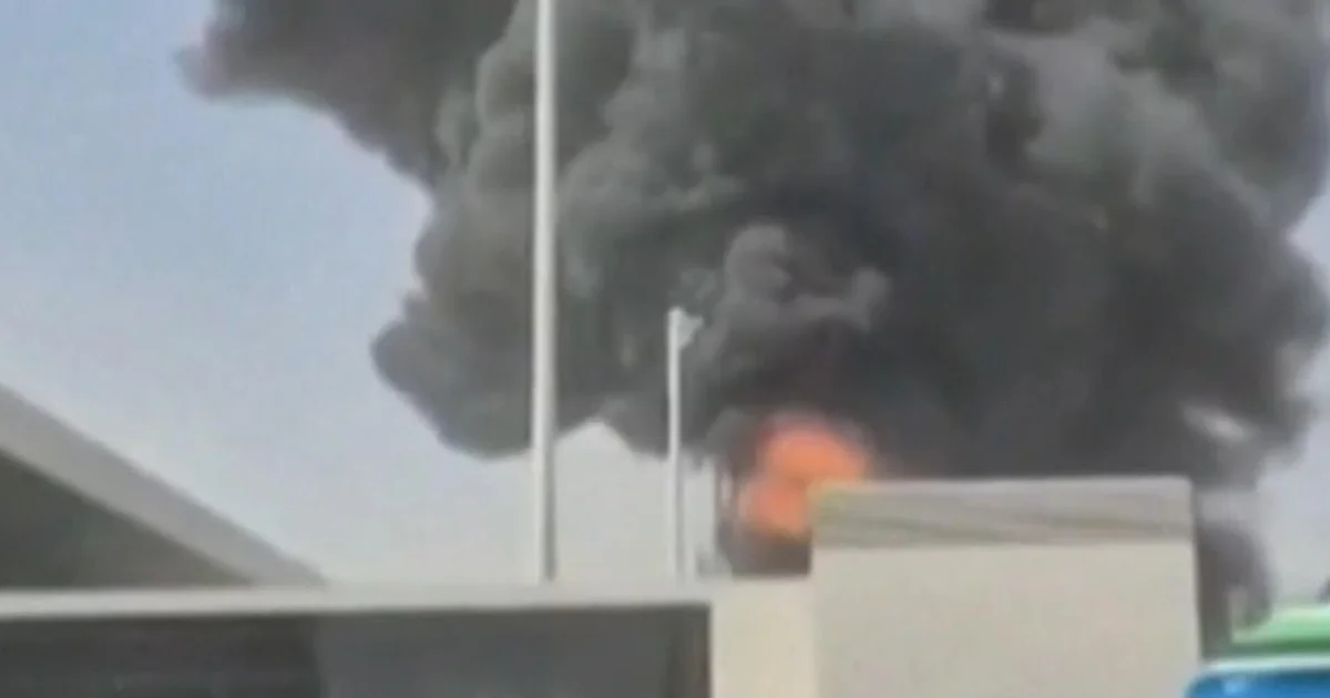 الحوثيون في اليمن يستهدفون مطار الملك خالد في السعودية من جديد - صورة مميزة الحوثيون في اليمن يستهدفون مطار الملك خالد في السعودية من جديد