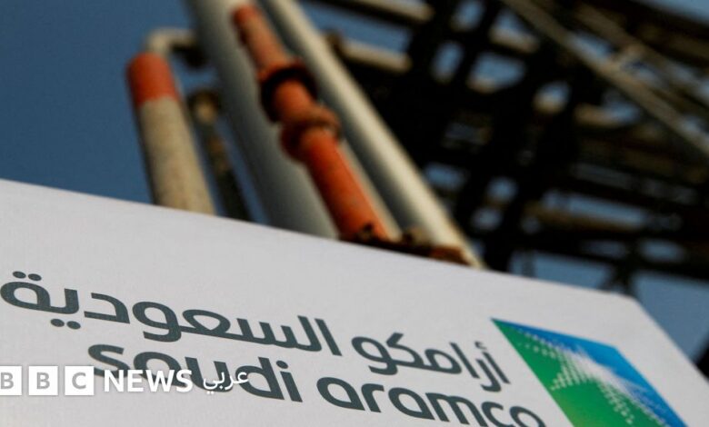 السعودية تعلن اعتراض صاروخ باليستي باتجاه الرياض، وغارات على منشآت نفطية في اليمن