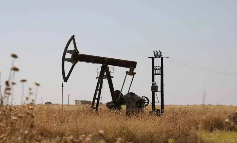 النفط يستقر بعد تراجع حاد مع تعافي صادرات الشرق الأوسط