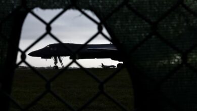 الولايات المتحدة تزيل قاذفات B-1 من قاعدة بريطانية وسط مخاوف أمنية