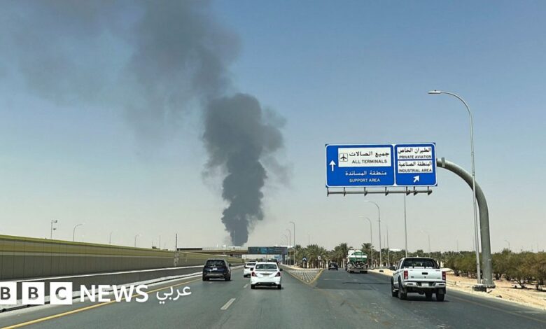 تعرض مطار الدمام في شرق المملكة لهجوم مساء الأحد، بعد ساعات من تأكيدها تعرض مطار الرياض لهجوم جديد وارتفاع عدد قتلى هجوم يوم السبت إلى 13