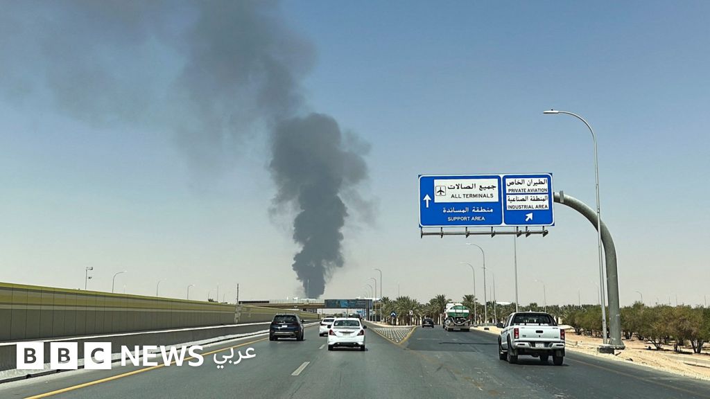 تعرض مطار الدمام في شرق المملكة لهجوم مساء الأحد، بعد ساعات من تأكيدها تعرض مطار الرياض لهجوم جديد وارتفاع عدد قتلى هجوم يوم السبت إلى 13 - صورة مميزة تعرض مطار الدمام في شرق المملكة لهجوم مساء الأحد، بعد ساعات من تأكيدها تعرض مطار الرياض لهجوم جديد وارتفاع عدد قتلى هجوم يوم السبت إلى 13
