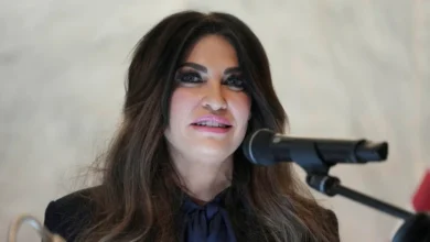تم إقالة كيمبرلي جيلفويل من منصب سفيرتها في اليونان بسبب مزاعم الفساد