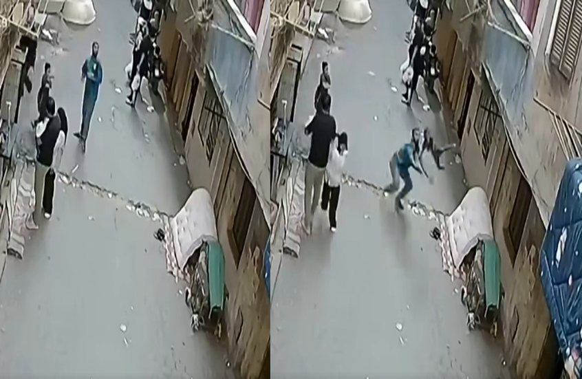ثانية حاسمة.. شاب ينقذ طفلا من سقوط مروع في مصر (فيديو) - صورة مميزة ثانية حاسمة.. شاب ينقذ طفلا من سقوط مروع في مصر (فيديو)