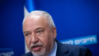 سرّ المكالمة التي هزّت قادة الاحتلال.. ليبرمان يكشف كواليس صدمته ليلة الطوفان: ثلاث سنوات ولا نصر!