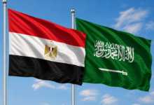 شاعر مصري يثير الجدل بوضعه ممتلكاته تحت تصرف السفارة السعودية