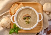 شوربة الفطر البني بمرق العظام