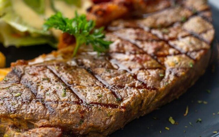 طريقة عمل ستيك اللحم بصوص الزبدة – وصفات طبخ