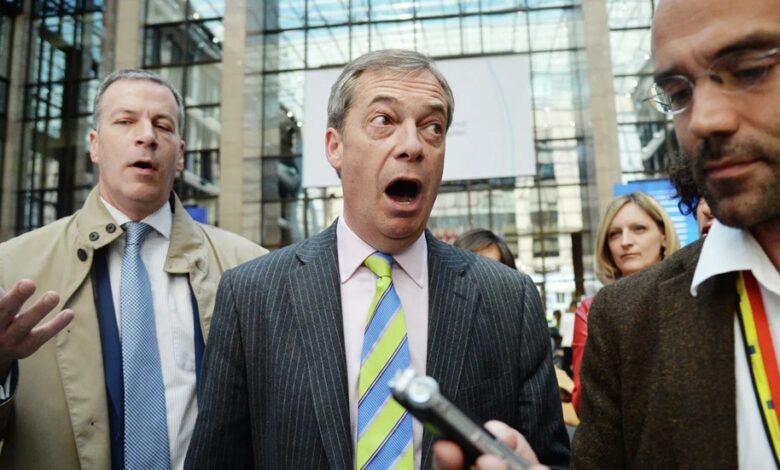 فاراج يلوح بمراجعة المساعدات البريطانية لأوكرانيا إذا وصل إلى السلطة بسبب الفساد