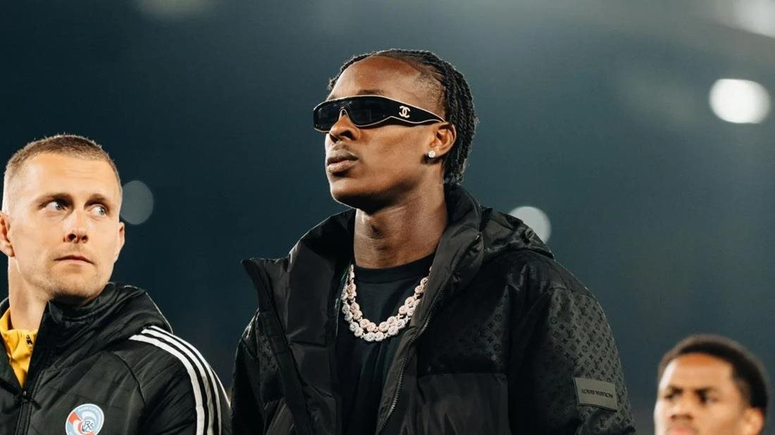 فيديو تصريح غريب من نجم تشيلسي خارج ملهى ليلي