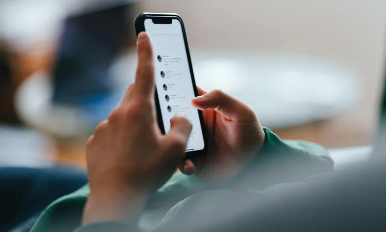 قال ممثلو الادعاء إن رجلاً ألمانياً اعتقل بتهمة قيادة فتاة مراهقة أمريكية إلى الموت عن طريق الانتحار
