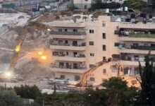 قوات الاحتلال تهدم بناية سكنية من 5 طوابق في ‘الطور’ بالقدس المحتلة