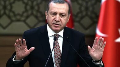 مستشار أردوغان يرجح تقديم انتخابات 2028 بما يتيح للرئيس الترشح مجددا