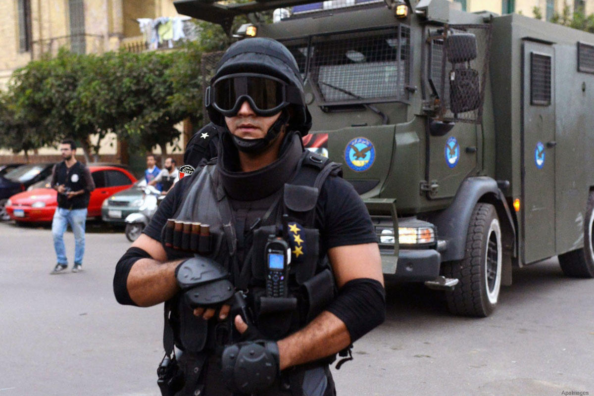 مصر.. طالب حقوق يقتل والديه والكاميرات ترصد مكان اختفائه