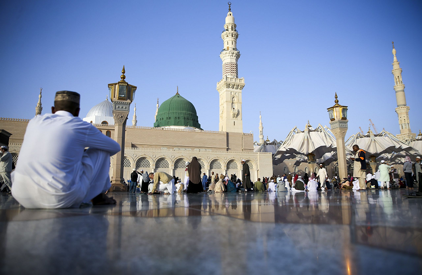 معتمر باكستاني يعود من الموت بعد 14 ثانية - صورة مميزة معتمر باكستاني يعود من الموت بعد 14 ثانية
