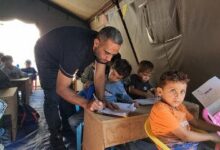 من خيمة الفصل إلى خيمة النزوح – يوم في حياة معلم بغزة