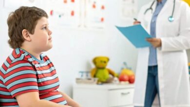 منظمة الصحة العالمية تعلن السمنة «مرضاً مزمناً ناكساً» وتطلق أول دليل عالمي للأطفال واليافعين