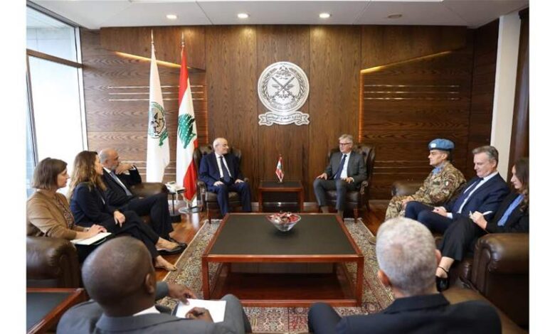 وزير الدفاع عرض مع لاكروا الحلول المطروحة لمرحلة ما بعد انتهاء مهمة “اليونيفيل”