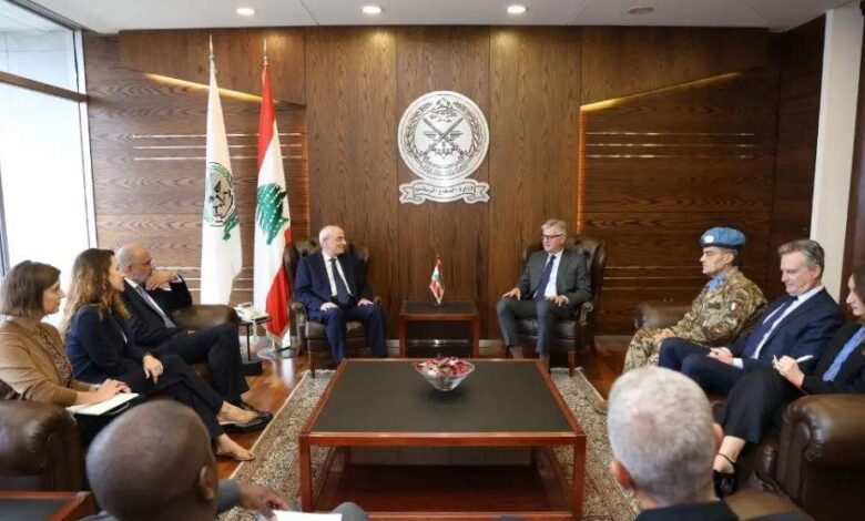 وزير الدفاع يستقبل لاكروا.. ومصير اليونيفيل على طاولة البحث