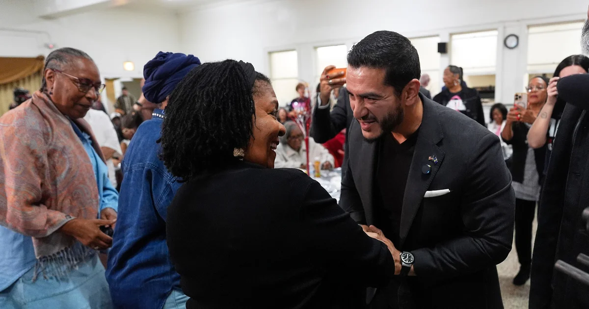 يرد السيد بعد أن وصفه فانس بـ “ابن عرس” مع تزايد الجدل حول سباق مجلس الشيوخ في ميشيغان - صورة مميزة يرد السيد بعد أن وصفه فانس بـ “ابن عرس” مع تزايد الجدل حول سباق مجلس الشيوخ في ميشيغان