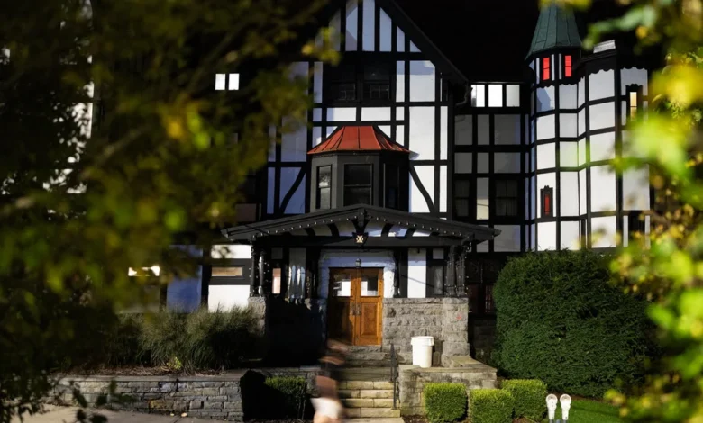 يقول رئيس المدرسة إن حياة كورنيل اليونانية يجب أن تنتهي إلى الأبد إذا تبين أنها غير آمنة