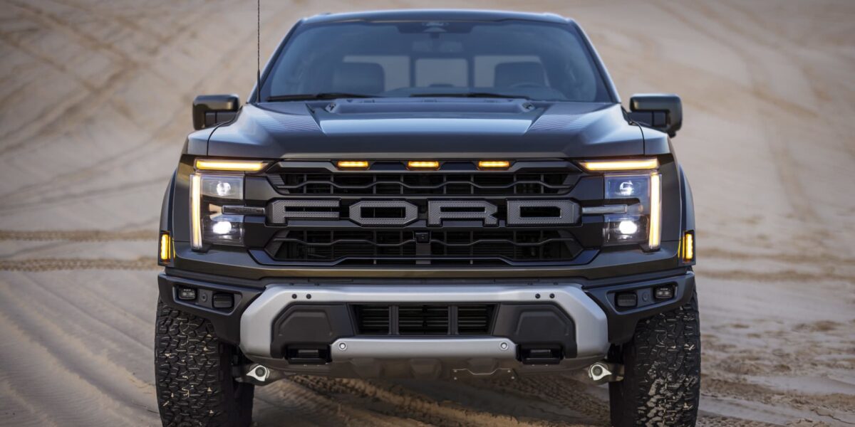 2027 F-150: فورد تزيد من محركات V-8 وتخفض أسعار الأداء - صورة مميزة 2027 F-150: فورد تزيد من محركات V-8 وتخفض أسعار الأداء
