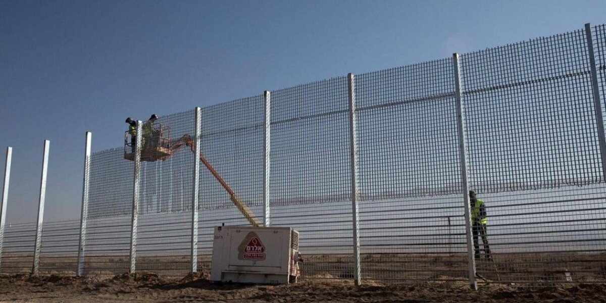“إسرائيل” تعزز جبهتها الشرقية على حدود الأردن بخطط استيطانية وحواجز أمنية - صورة مميزة “إسرائيل” تعزز جبهتها الشرقية على حدود الأردن بخطط استيطانية وحواجز أمنية