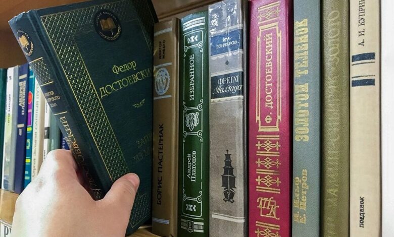 “القراءة في عالم الأدوات”: أخبرنا توتا لارسن ويوليا فيسوتسكايا وإيجور سيروف لماذا يجب أن تقرأ