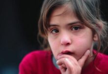 “خايفة يا ماما”.. أطفال غزة من ذوي الهمم في مواجهة الموت والجوع | أسرة