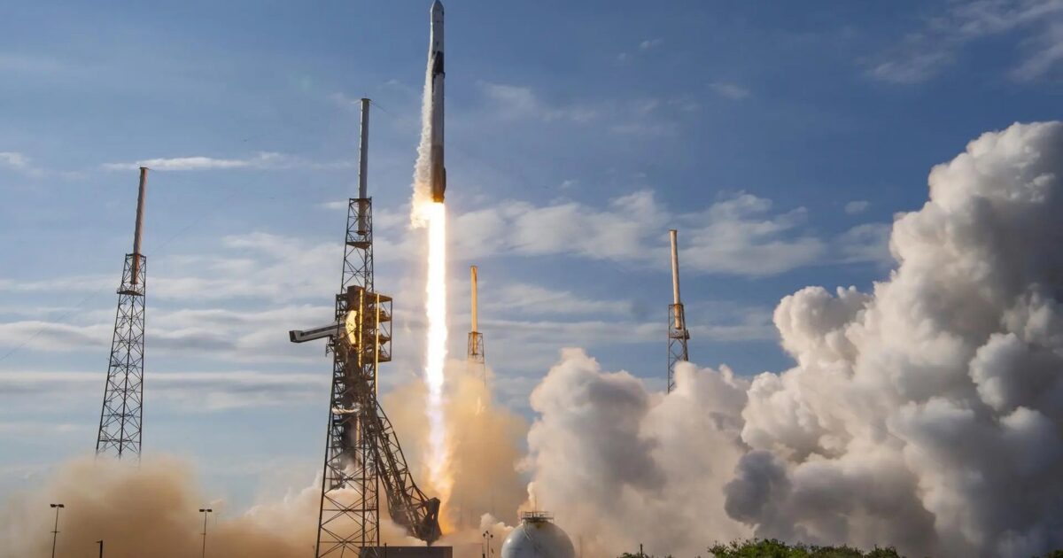 SpaceX تطلق 6300 رطل من البضائع إلى محطة الفضاء الدولية في 13 أكتوبر: شاهدها مباشرة