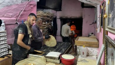 أقدم من الاحتلال.. فرن مُنى عنوان المناقيش في نابلس | منوعات