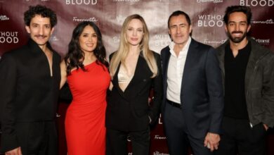 أنجلينا جولي وسلمى حايك تتحدثان عن عمق صداقتهما في كواليس فيلم Without Blood