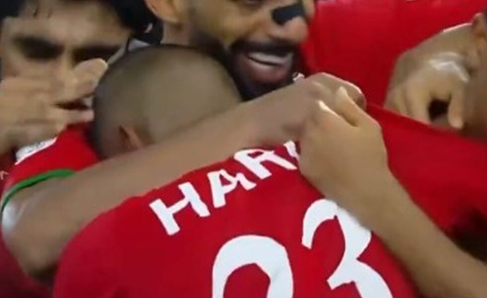 احتفال بهدف كاد يعصف بآمال عُمان ويطيح بها من كأس الخليج