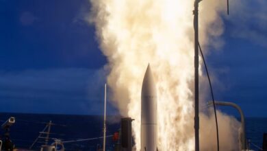 البحرية الأمريكية تمنح شركة RTX’s Raytheon مبلغ 24.4 مليار دولار مقابل صواريخ SM-6 وسط مخاوف بشأن المخزون