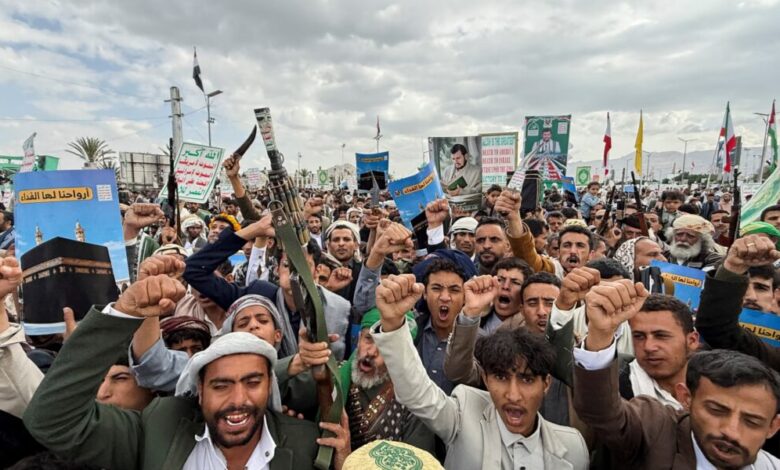 الحكومة اليمنية تشن هجوما للسيطرة على جميع المناطق من الحوثيين المدعومين من إيران