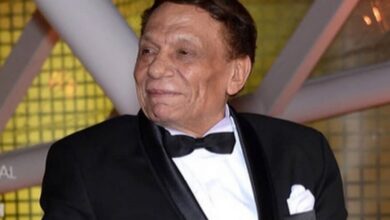 الذكاء الاصطناعي يلاحق عادل إمام: صور مزيفة وأخرى حقيقية أثارت الشك