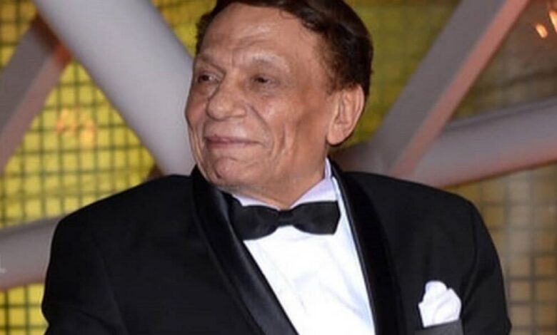 الذكاء الاصطناعي يلاحق عادل إمام: صور مزيفة وأخرى حقيقية أثارت الشك