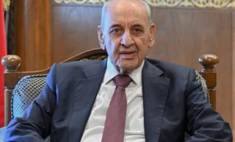 الرئيس بري تسلم المذكرة النيابية المطالبة بالتمسك بقوات اليونيفل خلال لقائه وفداً نيابياً