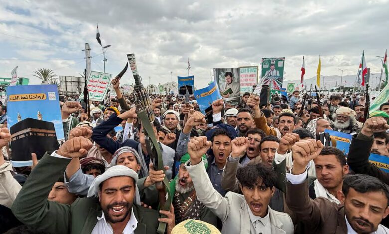السعوديون يخططون للهجوم على الحوثيين لكسر قبضة البحر الأحمر