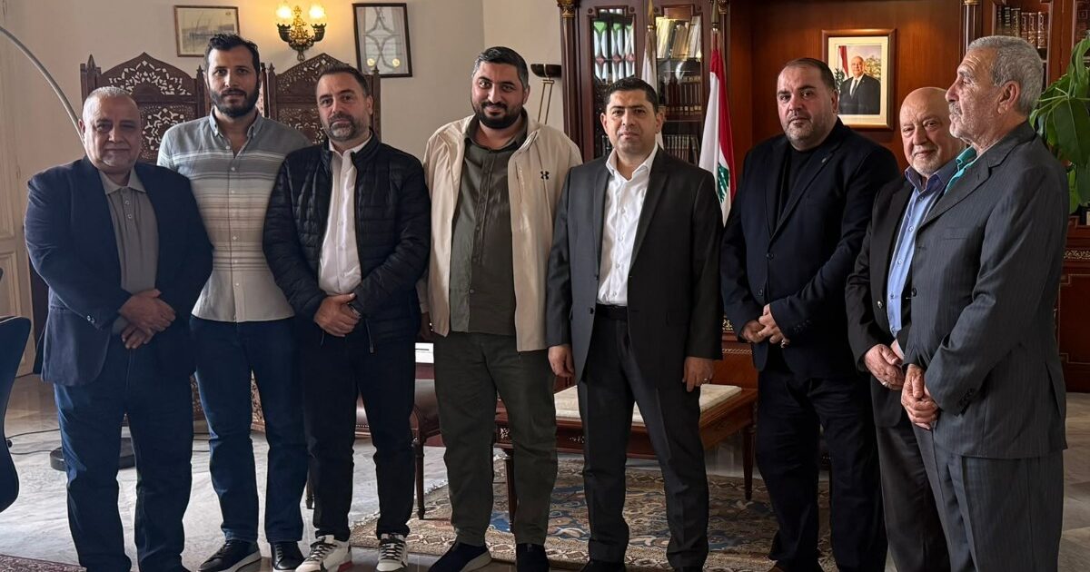 المحافظ مكاوي يبدي استعداده لتسهيل تراخيص الطاقة الشمسية وصناعيو الضاحية يطالبون بمراجعة الرسوم البلدية - صورة مميزة المحافظ مكاوي يبدي استعداده لتسهيل تراخيص الطاقة الشمسية وصناعيو الضاحية يطالبون بمراجعة الرسوم البلدية
