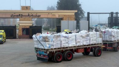 المكتب الإعلامي بغزة ينفي مزاعم إسرائيلية بفرض ضرائب على الشاحنات التجارية | أخبار