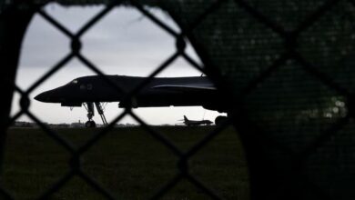 الولايات المتحدة تزيل قاذفات B-1 من قاعدة بريطانية وسط مخاوف أمنية