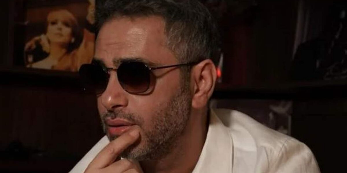 بالصورة أول رسالة لفضل شاكر بعد إخلاء سبيله
