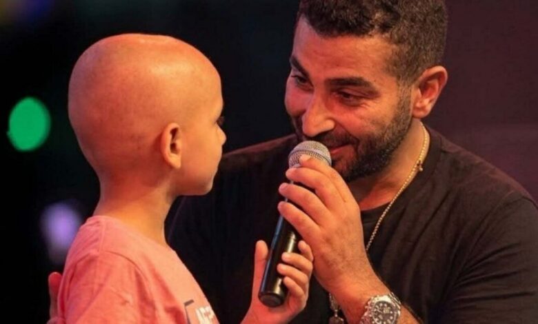 بعد “دويتو” مع أحمد سعد.. مصرع محارب السرطان الطفل ياسين وأمه في حادث سير