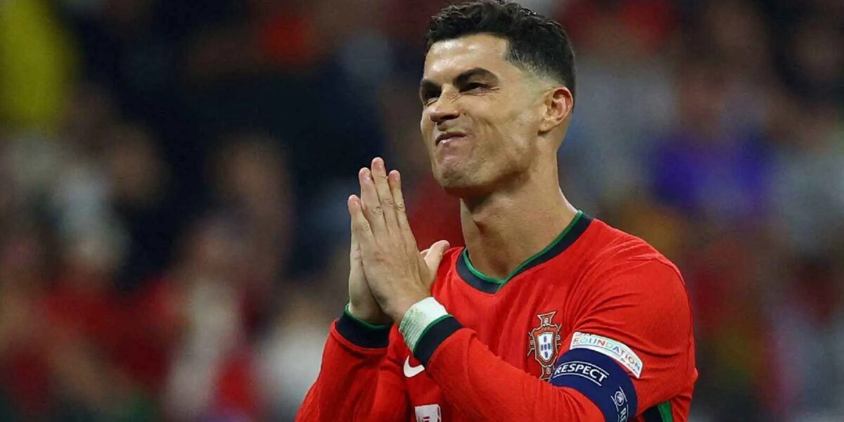 بعد أزمته مع جيسوس.. نجم الاتحاد السعودي يدعم كريستيانو رونالدو (صورة)