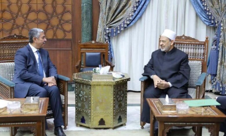 بعد ترحيب الحوثيين.. سفارة اليمن تدعو الأزهر إلى التحرك لإنهاء الحرب