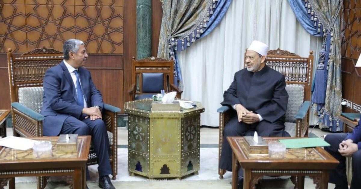 بعد ترحيب الحوثيين.. سفارة اليمن تدعو الأزهر إلى التحرك لإنهاء الحرب - صورة مميزة بعد ترحيب الحوثيين.. سفارة اليمن تدعو الأزهر إلى التحرك لإنهاء الحرب
