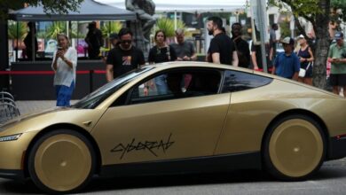 تطلق DOT تحقيقًا في Cybercab الجديدة ذاتية القيادة من Tesla